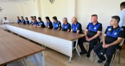 Belediye Başkanı Mazlum Nurlu, Zabıta Ekipleriyle Bir Araya Gelerek Zabıta Haftası’nı Kutladı