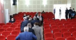 Cumhur İttifakına mensup meclis üyeleri, toplantı salonunu terk etti