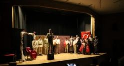 Turgutlu’nun Kurtuluşunun 102. Yılında 'Küllerinden Doğan Kasaba' Tiyatrosu Büyük Beğeni Topladı