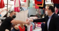 Başkan Besim Dutlulu, uzun süredir tezgah açamayan pazarcıların yanında