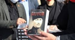 Başkan Çetin Akın’dan Nutuk Hediyesi