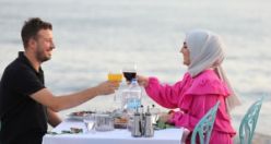 Düğünleri yarıda kalan çifte teselli