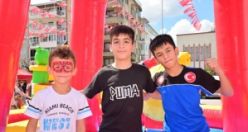 Kurtuluş Günü Etkinlikleri Çocukları Sevindirdi