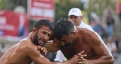 Kırkpınar Havasının Yaşandığı Turgutlu Belediyesi Yörük Mehmet Yağlı Güreşleri Nefes Kesti
