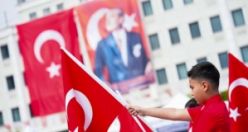 Manisa’da 23 Nisan Coşkusu: Bayram Sevinci Hüzünle Birleşti