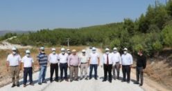 Yeni yol yapılınca mahallelerin arası 15 kilometreden 5 kilometreye düştü