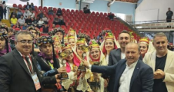 Yunusemre’den Halk Oyunlarında Üç Kupa Üç Şampiyonluk