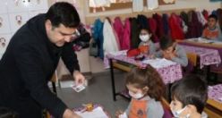 Turgutlu Belediyesinden Öğrencilere Karne Hediyesi