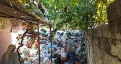 Şehrin Ortasındaki Çöp Ev ‘den 10 kamyon çöp çıktı