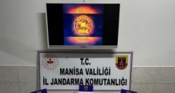 Ruhsatsız silah ve uyuşturucu hap ele geçirildi