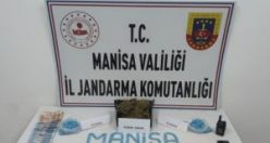 Uyuşturucu nakledenlere suçüstü! Paralara el konuldu