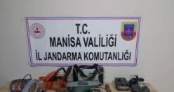 Çaldıkları eşyalarla yakalanan 2 kişi tutuklandı