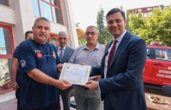 Başkan Zeyrek’ten İtfaiye Personeline Başarı Belgesi ve İkramiye Sözü