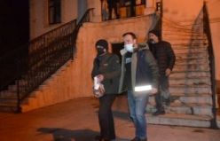 Demirci'deki fuhuş operasyonunda gözaltına alınan 5 kişiden 2'si tutuklandı