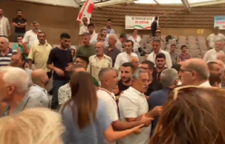 CHP Karşıyaka kongresinde arbede yaşandı!