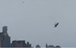KAMERALARA YAKALANDI! Helikopter düştü! 1'i çocuk en az 4 kişi hayatını kaybetti