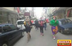 Kadın Muhtardan Çocuklara 23 Nisan Jesti