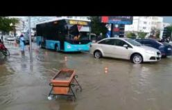 Sağanak yağış Salihli'de hayatı felç etti