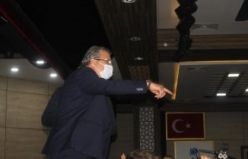 Yunusemre  Belediye Başkanı Mehmet Çerçi, CHP Grup Başkanvekili Bülent Mersinli’yi meclisteki bu sözlerinden sonra kovdu