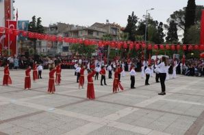 23 Nisan Turgutlu’da Coşkuyla Kutlandı