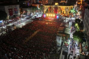 Manisa’da Fazıl Say ve Serenad Bağcan’a 15 bin kişilik koro