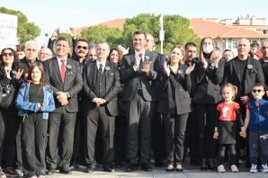 Manisalılar Ata’sını Saygı Yürüyüşü ile Andı