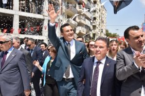 8 Ton Şifalı Mesir Macunu Gökyüzünden Yağdı