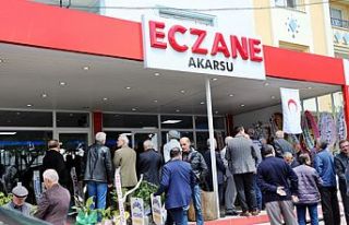 Akarsu Eczanesi Yeni Hizmet Binasına taşındı
