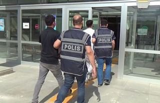 Fetö operasyonunda gözaltına alınan 12 kişi adliyeye...