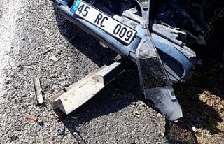 Demirci'de kaza! Süt kamyonu ve otomobil çarpıştı...