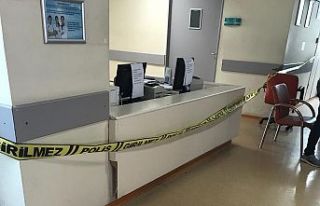 Hasta Jiletle Doktorun Boğazını Kesti