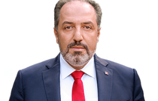 İstanbul Milletvekili Mustafa Yeneroğlu AKP'den...