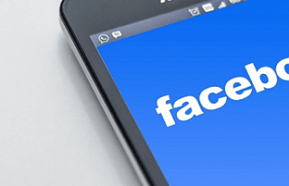 Facebook İzinsiz Açılan Kamera Sorununu Çözdü