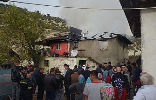 Yangın çıkan evde mahsur kalan iki engelli son...