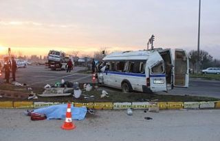 İşçi Minibüsü ve Kamyonet Kavşakta Çarpıştı...