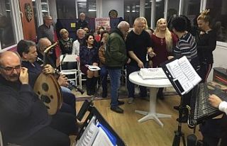 Doğum gününü 'Doğum Günü' ile kutladılar