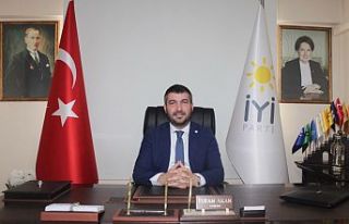 İYİ Parti Yunusemre İlçe Başkanı Tufan Akan,...