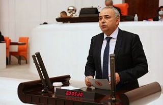 “Kuru ekmek bulabiliyorsan aç değilsin” diyen...
