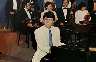 Sevenleri vefa gösterdi ve Ferdi Özbeğen plağı...
