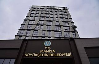 Manisa'da Büyükşehir binasına TC asıldı