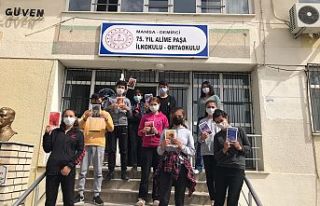 Üniversite Öğrencilerinin Kitap Bağışı Takdir...