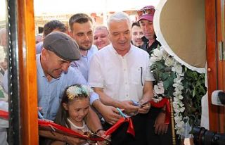 Tunç Soyer, Saruhanlı'da Çocuk Oyun Kulübü...