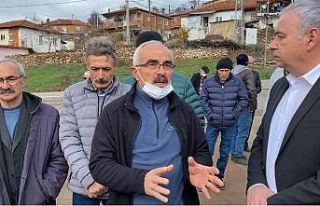 6 yıldır bitmeyen yola isyan eden vatandaşlar:...