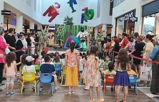 Forum Magnesia’da çocuklar tiyatro ile eğlenerek...