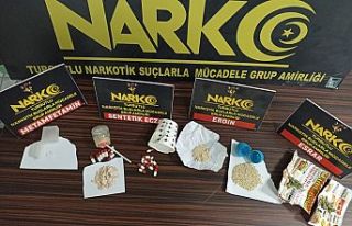Uyuşturucu tüccarlarına baskın! Çeşit bol, yok,...