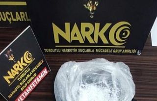 Uyuşturucu ticareti yapan 3 kişi tutuklandı