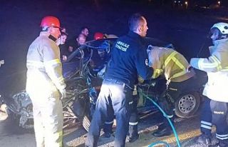 Otomobil ile kamyonetin çarpışması sonucu 1 kişi...