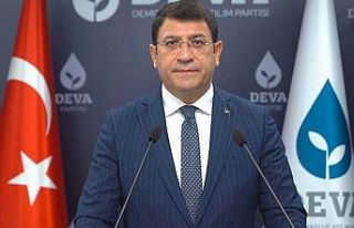 Erdoğan'ın üçüncü kez adaylığına bir...