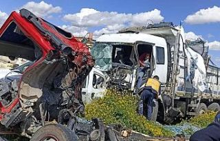 SON DAKİKA! Zincirleme trafik kazası: 2 ölü, 4...