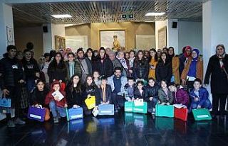 Alaşehirli kadınlar Manisa'nın keyfini çıkardı